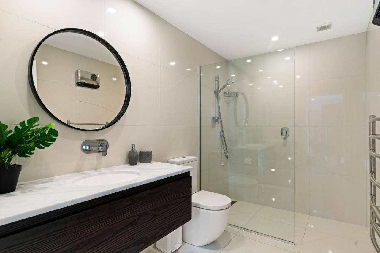 Lakeview Retreat - Queenstown Holiday Home Екстериор снимка