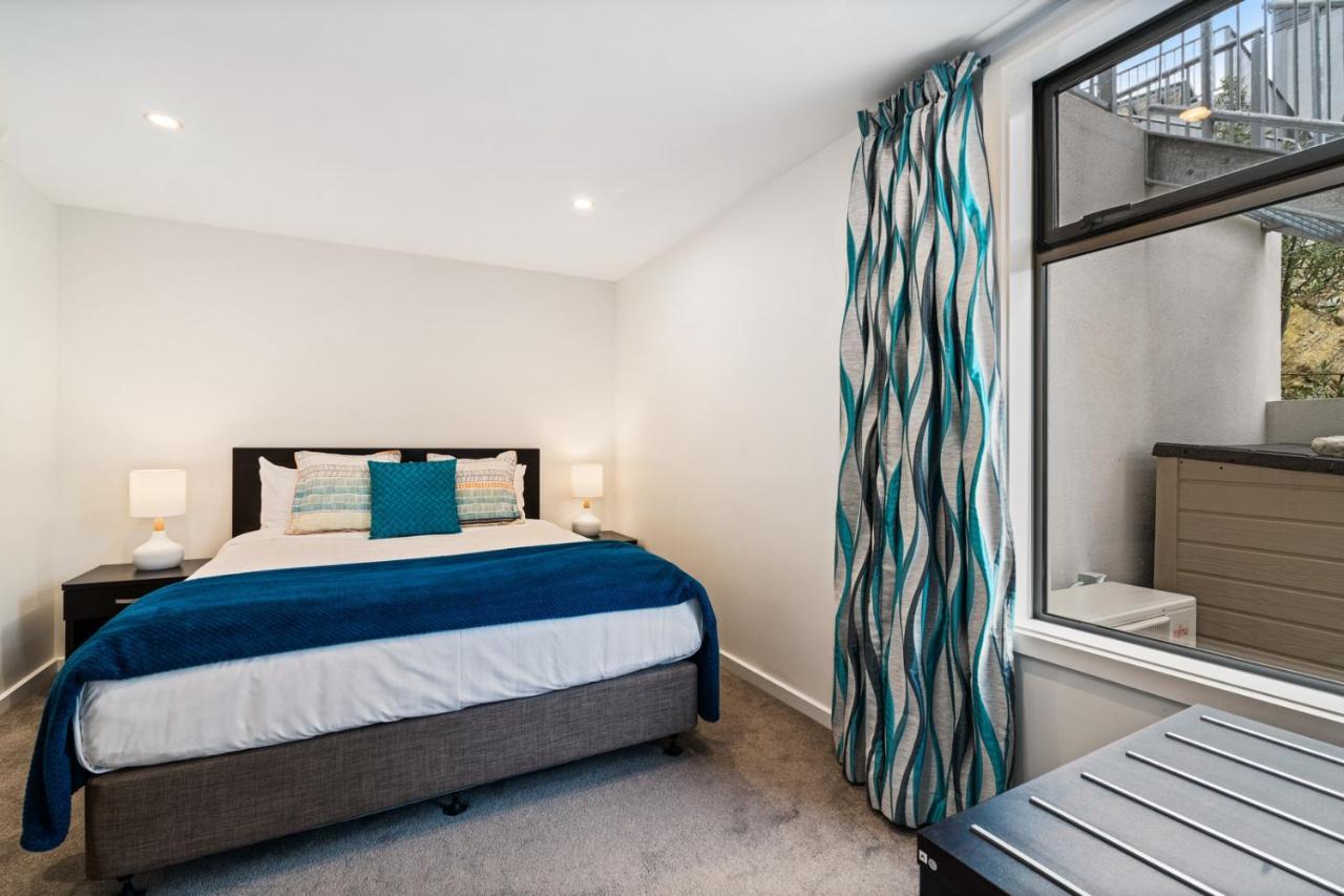 Lakeview Retreat - Queenstown Holiday Home Екстериор снимка