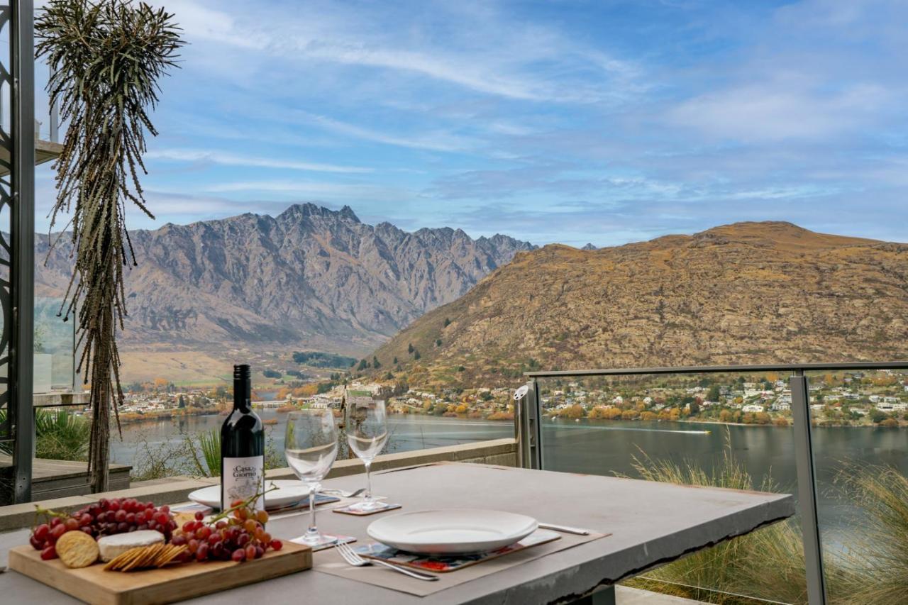 Lakeview Retreat - Queenstown Holiday Home Екстериор снимка