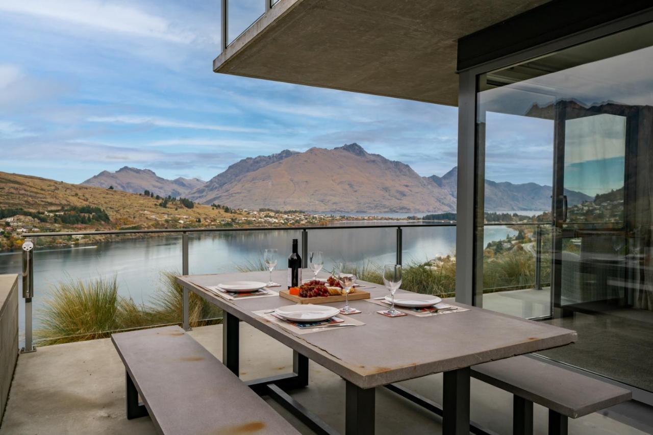 Lakeview Retreat - Queenstown Holiday Home Екстериор снимка